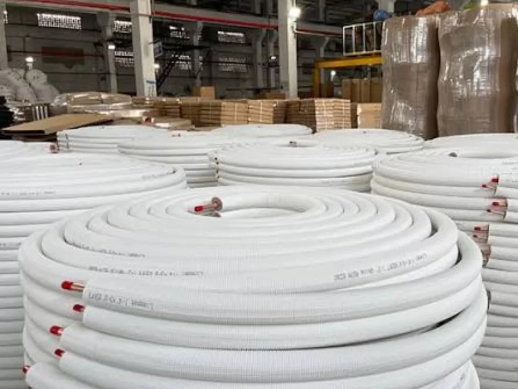 Refrigerant pipe insulation for a commercial air-conditioning system